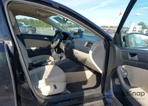 2014 Volkswagen Jetta 1.8T Se z USA, uszkodzony, nr VIN 3VWD17AJ2EM417586